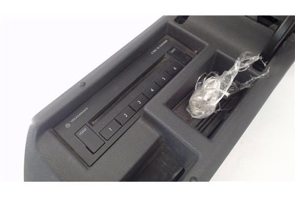 Recambio de reposabrazos para volkswagen golf v plus (5m1) 2.0 tdi 16v referencia OEM IAM 1K0035110B  