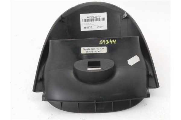 Recambio de embellecedor consola central para peugeot 206 2.0 hdi 90 referencia OEM IAM 96403133  