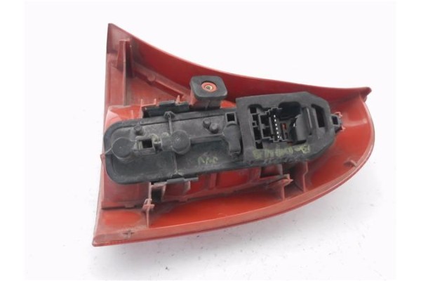 Recambio de piloto trasero izquierdo para renault clio ii fase i (b/cb0) 1.4 alize referencia OEM IAM 7700410515  