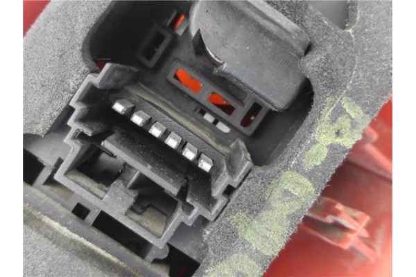 Recambio de piloto trasero izquierdo para renault clio ii fase i (b/cb0) 1.4 alize referencia OEM IAM 7700410515  