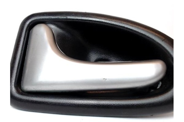 Recambio de manilla int. puerta delantero izquierda para nissan primastar (x83) 2.5 combi, 9 plazas, batalla larga 2.96t referen
