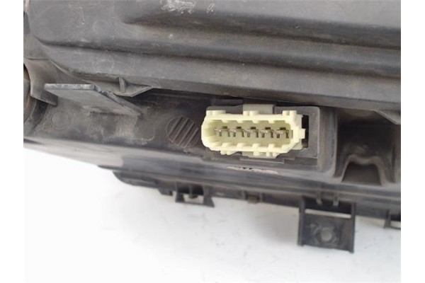 Recambio de faro delantero izquierdo para citroen xantia berlina referencia OEM IAM 88205035  