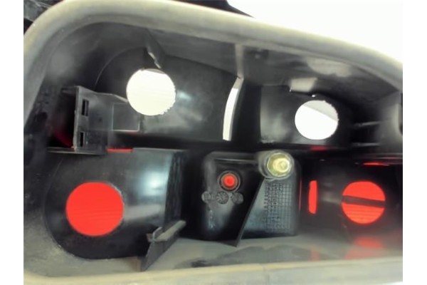 Recambio de piloto trasero derecho para citroen saxo referencia OEM IAM   