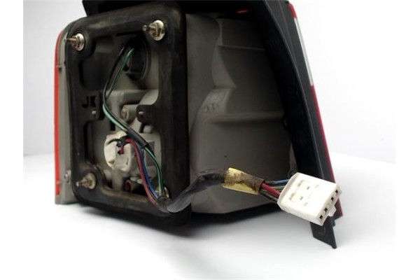 Recambio de piloto trasero derecho para kia carens (rs) 2.0 crdi referencia OEM IAM K2JB51150  