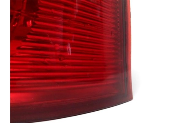 Recambio de piloto trasero derecho para kia carens (rs) 2.0 crdi referencia OEM IAM K2JB51150  