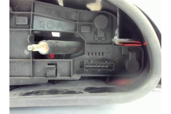 Recambio de piloto trasero derecho para citroen saxo referencia OEM IAM   