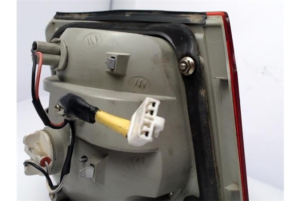 Recambio de piloto porton trasero derecho para kia carens (rs) 2.0 crdi referencia OEM IAM K2JB51180  