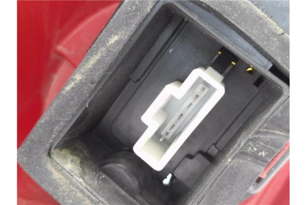 Recambio de piloto trasero derecho para peugeot 307 break / sw (s1) 2.0 hdi 110 referencia OEM IAM 89026198 6351Q6 