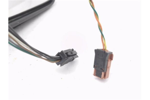 Recambio de retrovisor electrico derecho para peugeot 307 break / sw (s1) 2.0 hdi 110 referencia OEM IAM 96347735XT  