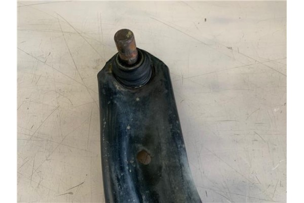Recambio de brazo inferior delantero derecho para ford fiesta vi 1.4 tdci referencia OEM IAM 1737309 7203328R 8V513042BG , FORD 