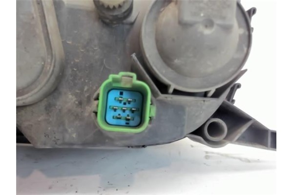 Recambio de faro delantero dcho para ford fiesta berlina referencia OEM IAM YS6113005AL 0301173302 