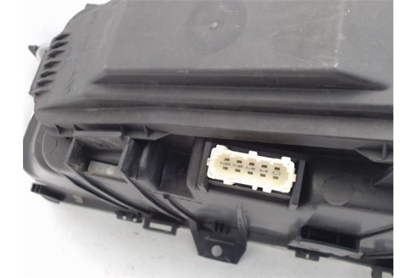 Recambio de faro delantero dcho para citroen xantia berlina referencia OEM IAM 95667948  