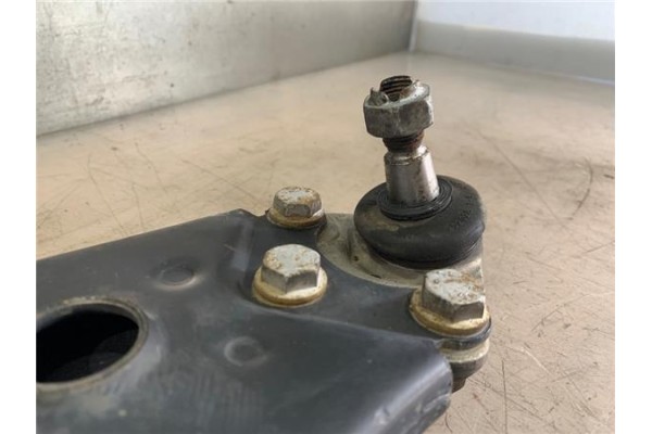 Recambio de brazo suspension delantero izquierdo para mercedes-benz clase a (bm 169) 1.5 a 150 (169.031) referencia OEM IAM A169