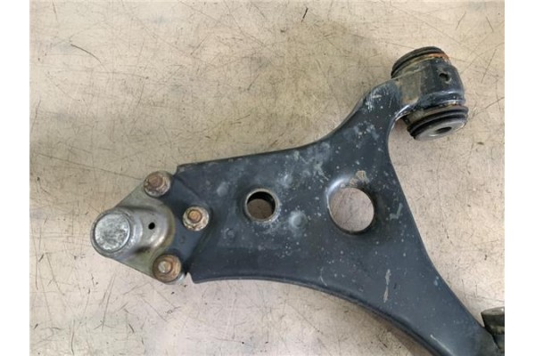 Recambio de brazo suspension delantero izquierdo para mercedes-benz clase a (bm 169) 1.5 a 150 (169.031) referencia OEM IAM A169