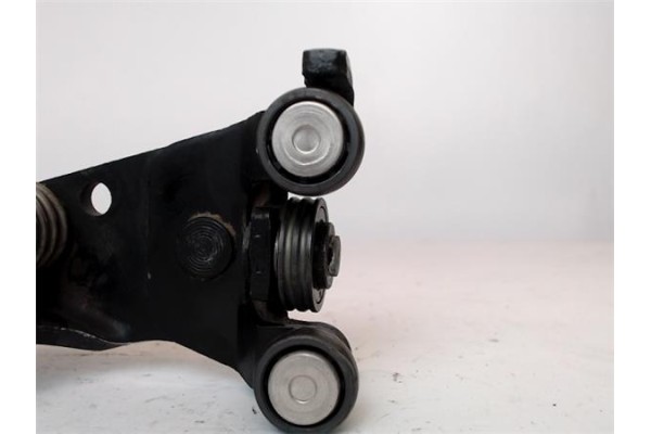 Recambio de soporte puerta corredera para ford transit connect (p65_, p70_, p80_) 1.8 tdci referencia OEM IAM V26800AF  