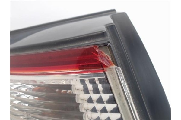 Recambio de piloto trasero izquierdo para kia carens (rs) referencia OEM IAM K2JB51160  