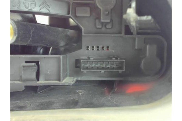 Recambio de piloto trasero derecho para citroen saxo referencia OEM IAM   