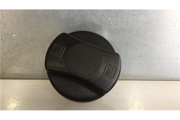 Recambio de tapon combustible para opel corsa b 1.7 d referencia OEM IAM 808203   Recambio de tapon combustible para opel corsa b 1.7 d referencia OEM IAM 808203