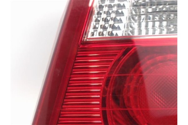 Recambio de piloto porton trasero derecho para kia carens (rs) referencia OEM IAM   