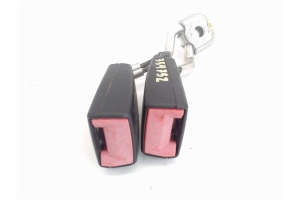 Recambio de anclaje cinturon trasero izquierdo para volkswagen golf vi (5k1) 1.4 advance referencia OEM IAM 1K0857739M  