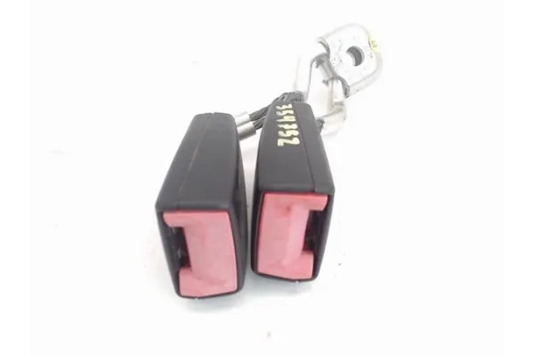 Recambio de anclaje cinturon trasero izquierdo para volkswagen golf vi (5k1) 1.4 advance referencia OEM IAM 1K0857739M  