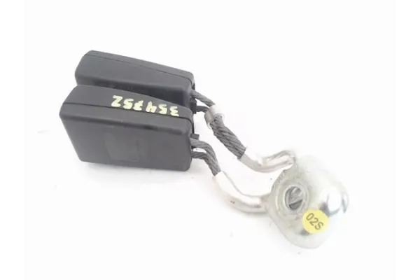 Recambio de anclaje cinturon trasero izquierdo para volkswagen golf vi (5k1) 1.4 advance referencia OEM IAM 1K0857739M  