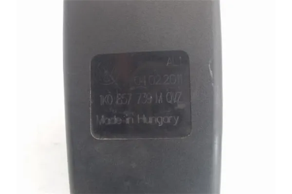 Recambio de anclaje cinturon trasero izquierdo para volkswagen golf vi (5k1) 1.4 advance referencia OEM IAM 1K0857739M  
