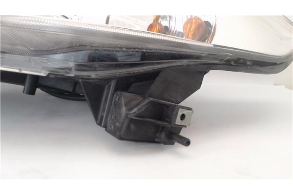 Recambio de faro delantero izquierdo para mazda 5 berlina (cr) 2.0 active+ referencia OEM IAM CC30510L0D C23551040 