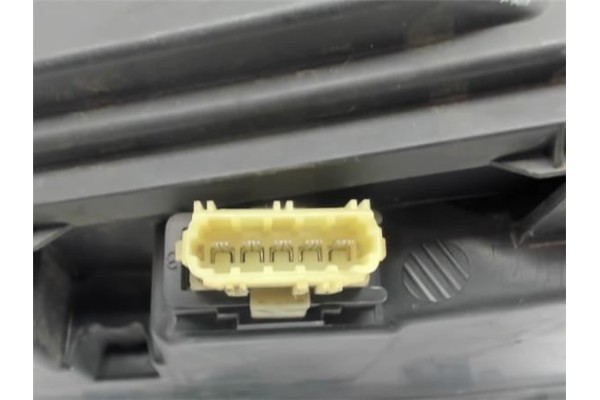 Recambio de faro delantero dcho para citroen xantia berlina referencia OEM IAM 95667948  