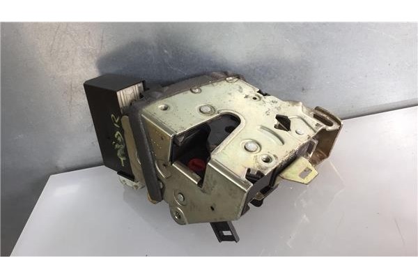 Recambio de cierre electromagnetico trasero derecho para bmw serie 5 berlina (e39) 2.5 525tds referencia OEM IAM 8352165 4062075
