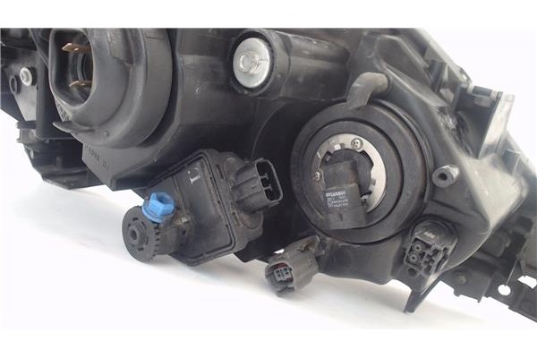 Recambio de faro delantero izquierdo para mazda 5 berlina (cr) 2.0 active+ referencia OEM IAM CC30510L0D C23551040 
