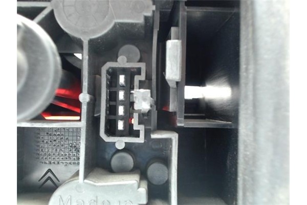 Recambio de piloto trasero izquierdo para citroen xantia berlina referencia OEM IAM 6350K2  