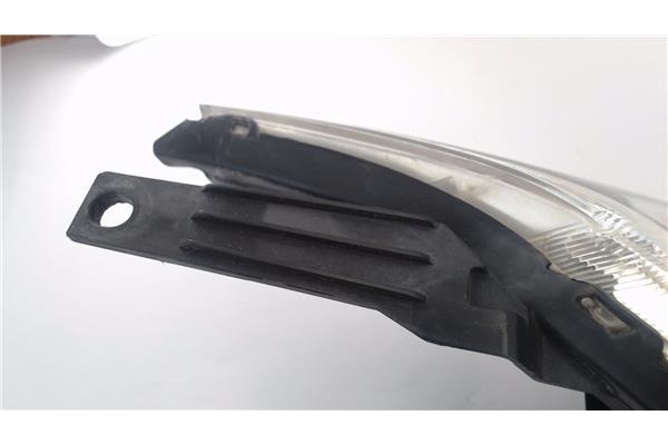 Recambio de faro delantero izquierdo para mazda 5 berlina (cr) 2.0 active+ referencia OEM IAM CC30510L0D C23551040 