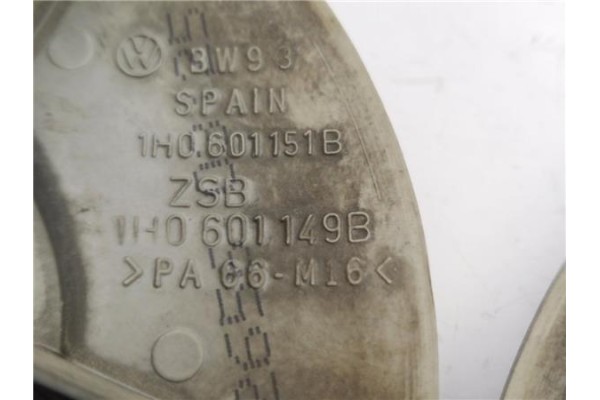 Recambio de tapacubos para volkswagen golf iii (1h1) 1.4 referencia OEM IAM 1H0601151B  