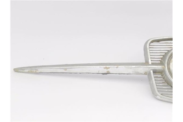 Recambio de rejilla capo para seat 600 d 0.8 referencia OEM IAM   