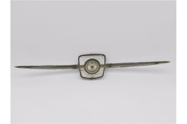 Recambio de rejilla capo para seat 600 d 0.8 referencia OEM IAM   