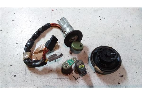 Recambio de llave para renault twingo ii 1.2 acces referencia OEM IAM    Recambio de llave para renault twingo ii 1.2 acces referencia OEM IAM