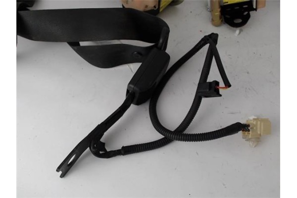 Recambio de juego cinturones delantero para toyota corolla (e12) 1.6 vvt-i referencia OEM IAM 7321002080C0 7322002050C0 