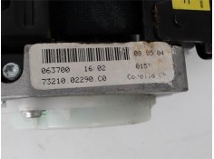 Recambio de juego cinturones delantero para toyota corolla (e12) 1.6 vvt-i referencia OEM IAM 7321002080C0 7322002050C0 
