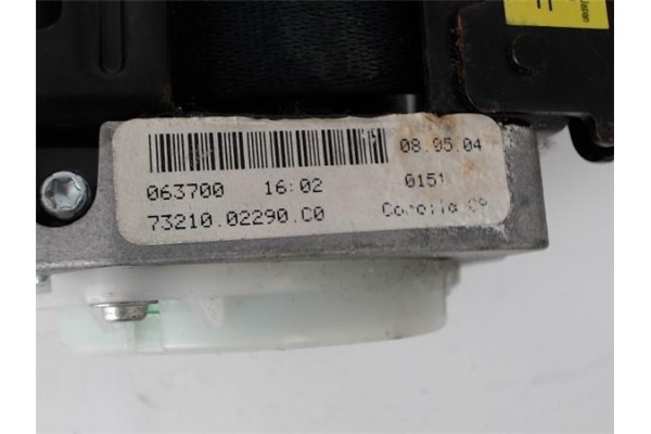 Recambio de juego cinturones delantero para toyota corolla (e12) 1.6 vvt-i referencia OEM IAM 7321002080C0 7322002050C0 