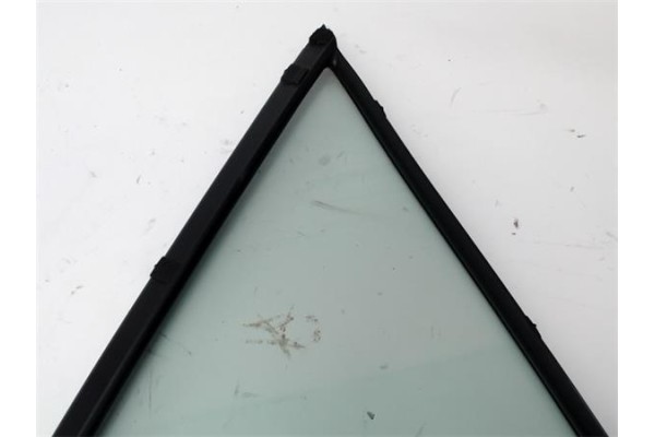 Recambio de luna fija puerta trasero izquierda para lexus is (ds2/is2) 2.5 250 v6 referencia OEM IAM 6818953010  