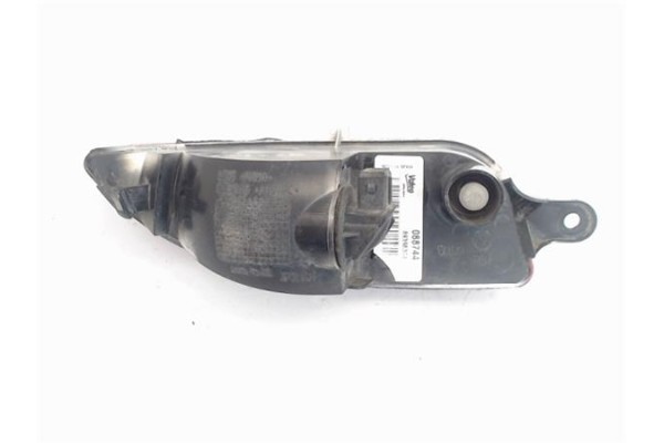Recambio de piloto inferior trasero derecho para opel corsa c 1.2 twinport referencia OEM IAM 13118663  