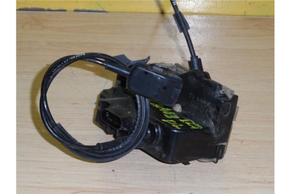 Recambio de cierre electromagnetico trasero izquierdo para nissan primera berlina (p12) 1.8 referencia OEM IAM 82501AV600  
