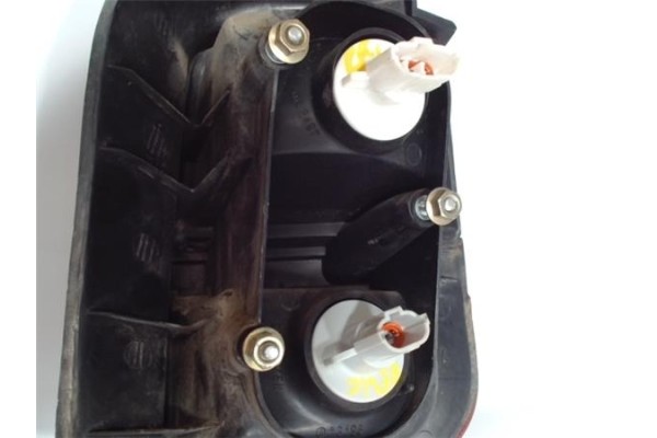 Recambio de piloto trasero izquierdo para mitsubishi space wagon (n30/n40) 1.8 1800 glx diesel referencia OEM IAM 0431536L  