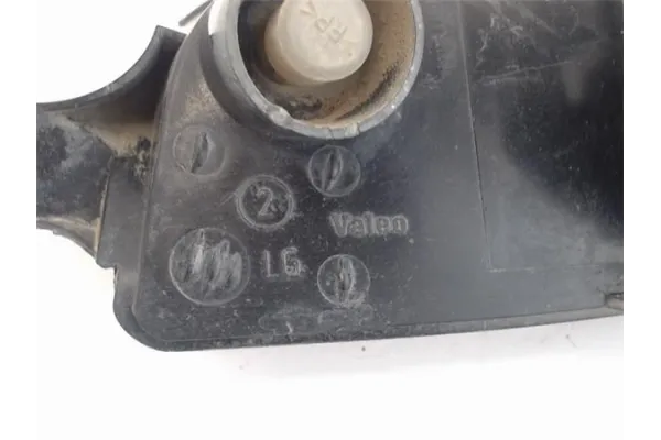 Recambio de piloto inferior trasero izquierdo para opel corsa c 1.2 twinport referencia OEM IAM 13118662  