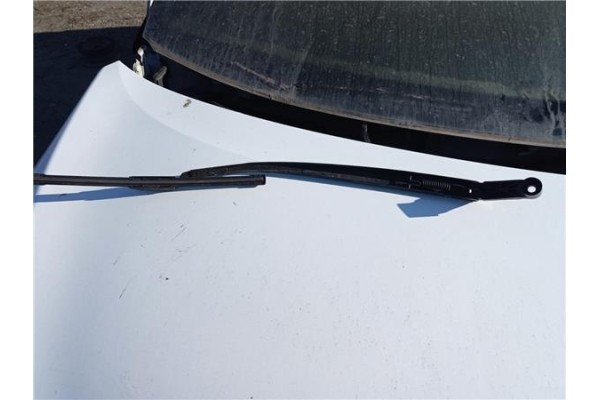 Recambio de brazo limpiaparabrisas delantero derecho para toyota verso (aur2/zgr2) 2.0 d-4d referencia OEM IAM 852110F030  