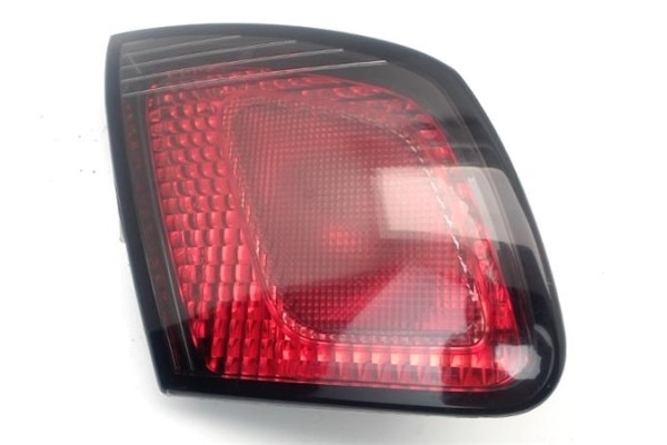 Recambio de piloto porton trasero izquierdo para nissan primera berlina (p11) referencia OEM IAM 265559F610 89020318 