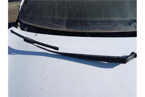 Recambio de brazo limpiaparabrisas delantero derecho para toyota verso (aur2/zgr2) 2.0 d-4d referencia OEM IAM 852110F030  