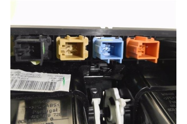 Recambio de rejilla entrada de aire para volkswagen polo v (6r1) 1.0 referencia OEM IAM 6C0819728  