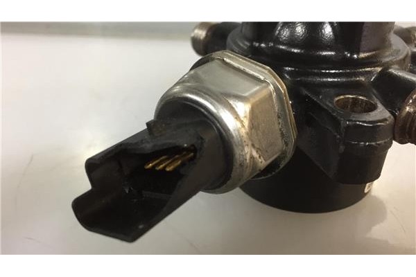 Recambio de rampa inyectores para nissan micra (k12e) 1.5 acenta referencia OEM IAM 8200379933 R9144Z070A 